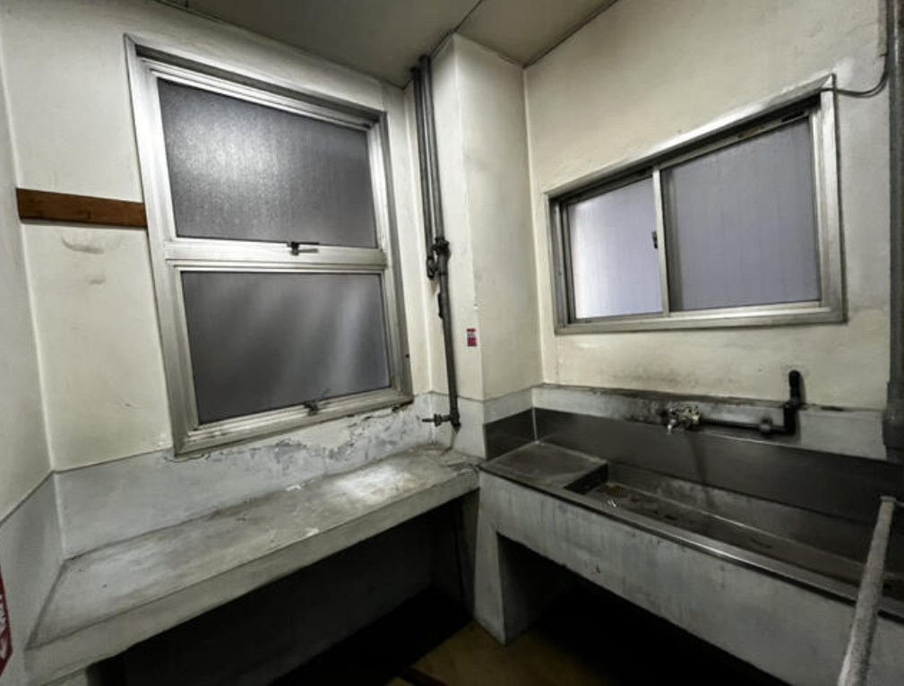 台東区東上野3-28-5 日正堂