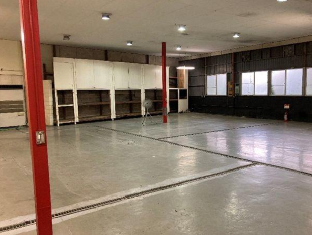 柏市逆井 三棟一括貸倉庫