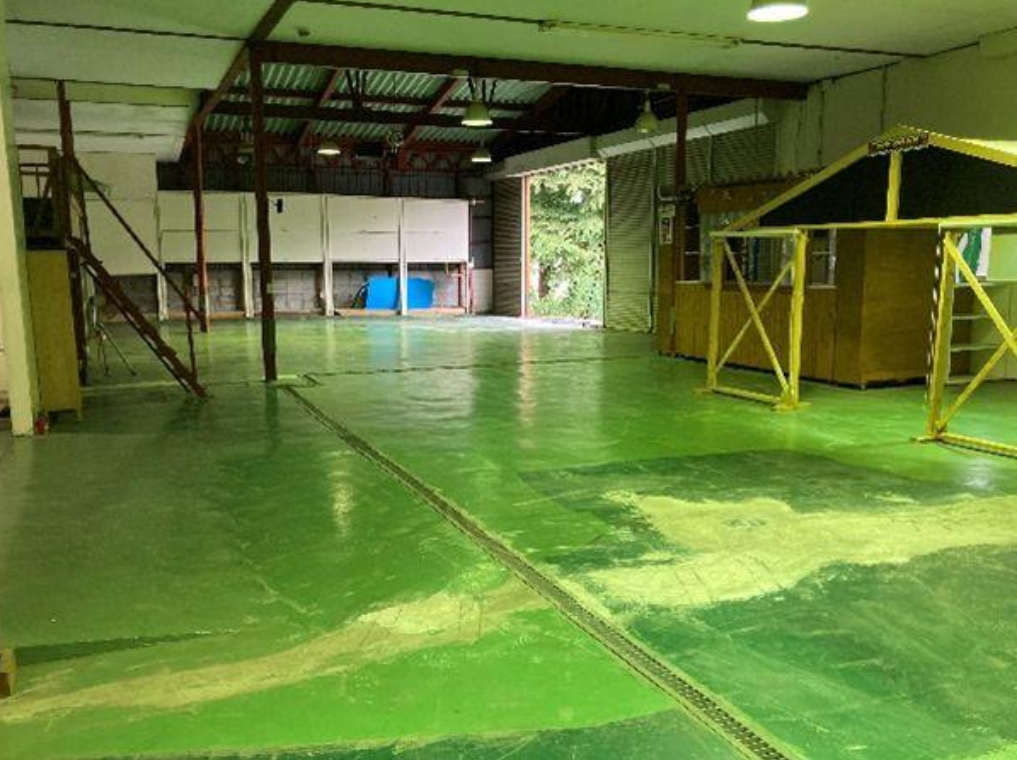 柏市逆井 三棟一括貸倉庫