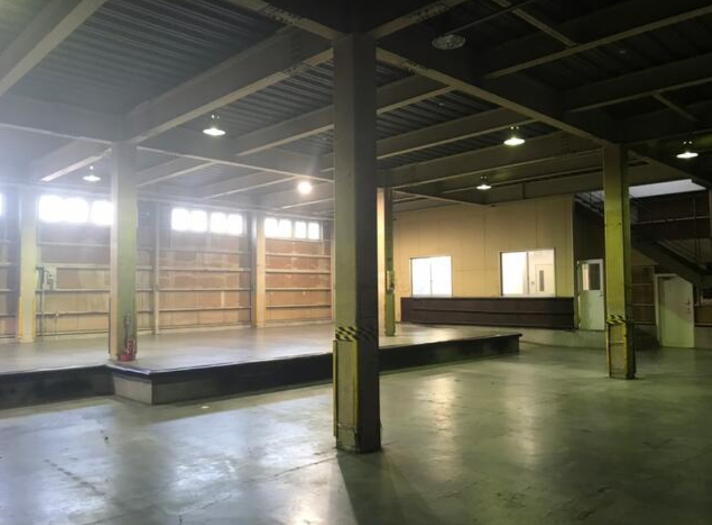 川崎市宮前区初山2-1-40　初山倉庫