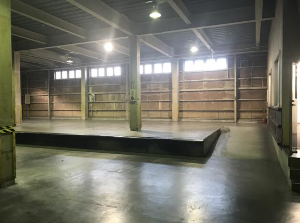 川崎市宮前区初山2-1-40　初山倉庫