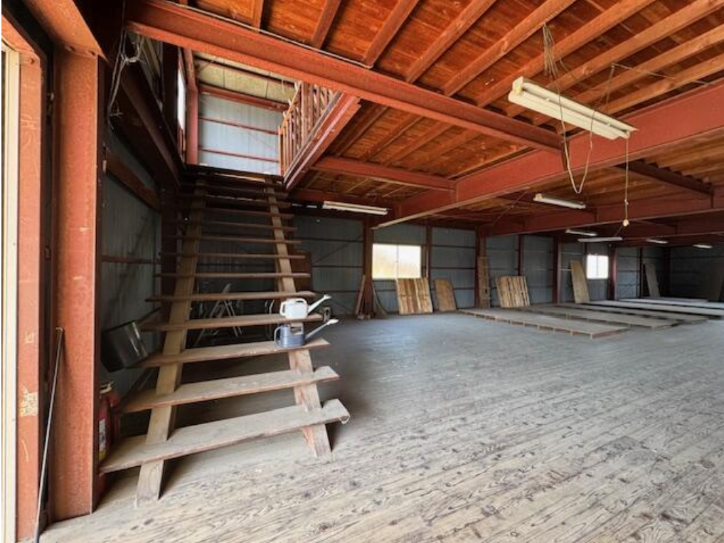 行田市谷郷3-2-13 谷郷貸倉庫