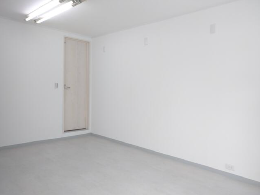 市川市南八幡5-7-14 南八幡５丁目貸倉庫