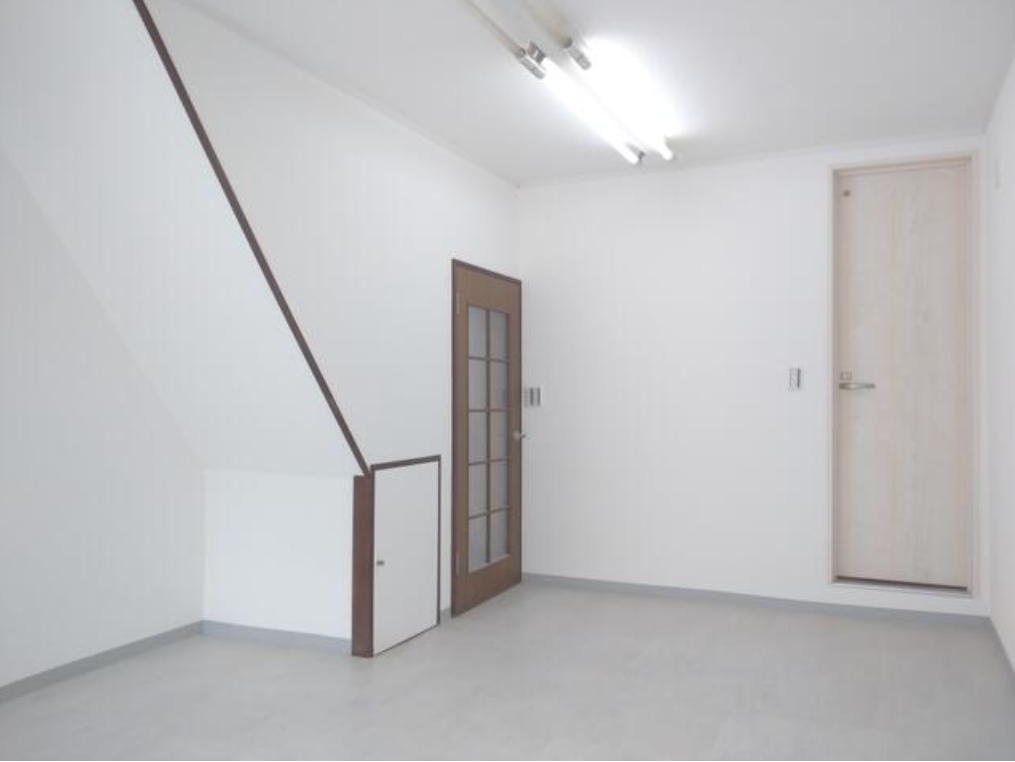 市川市南八幡5-7-14 南八幡５丁目貸倉庫