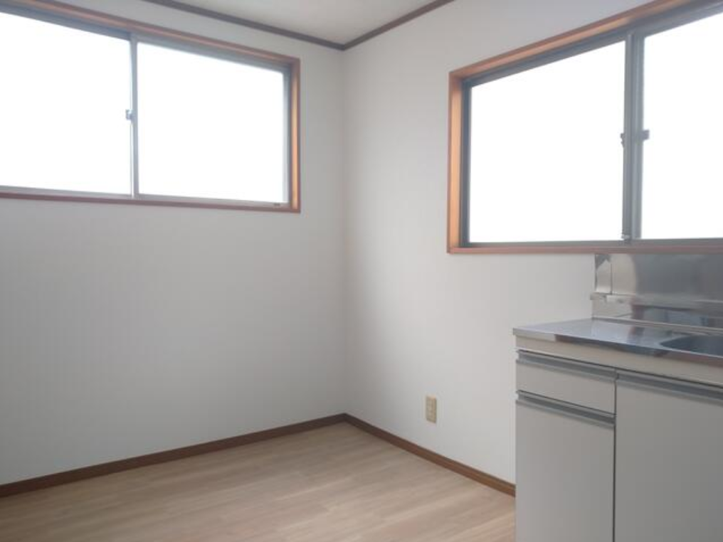 市川市南八幡5-7-14 南八幡５丁目貸倉庫