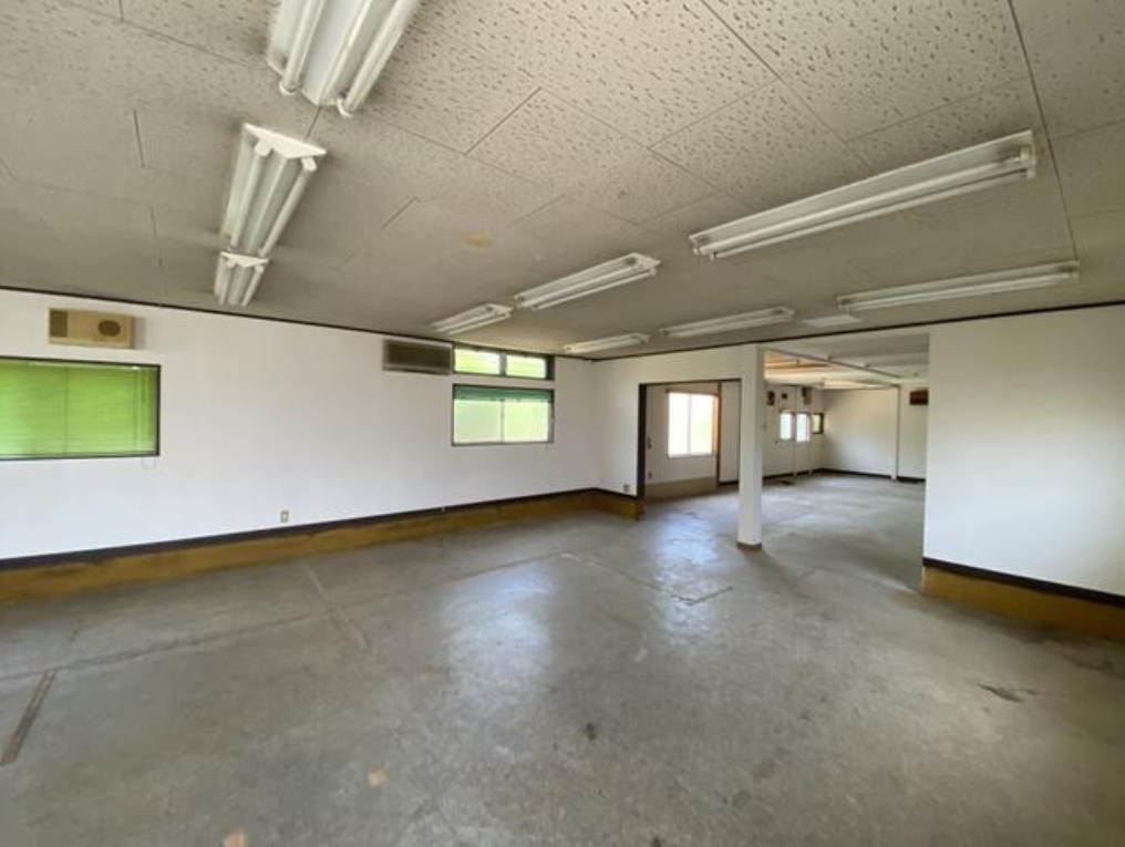 東金市日吉台4-3-2 東金貸倉庫