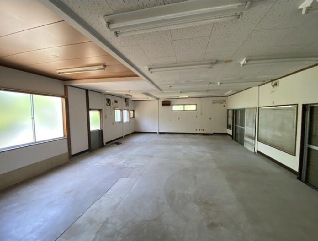 東金市日吉台4-3-2 東金貸倉庫