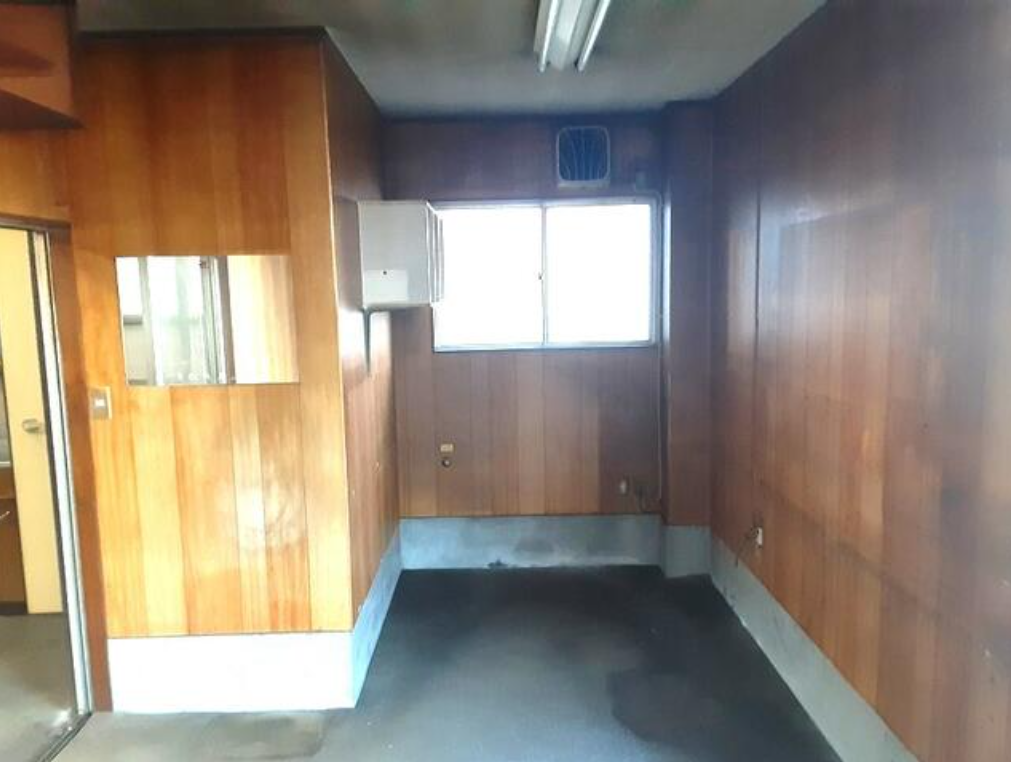 川口市大字東本郷327-1 見沼代親水公園貸倉庫