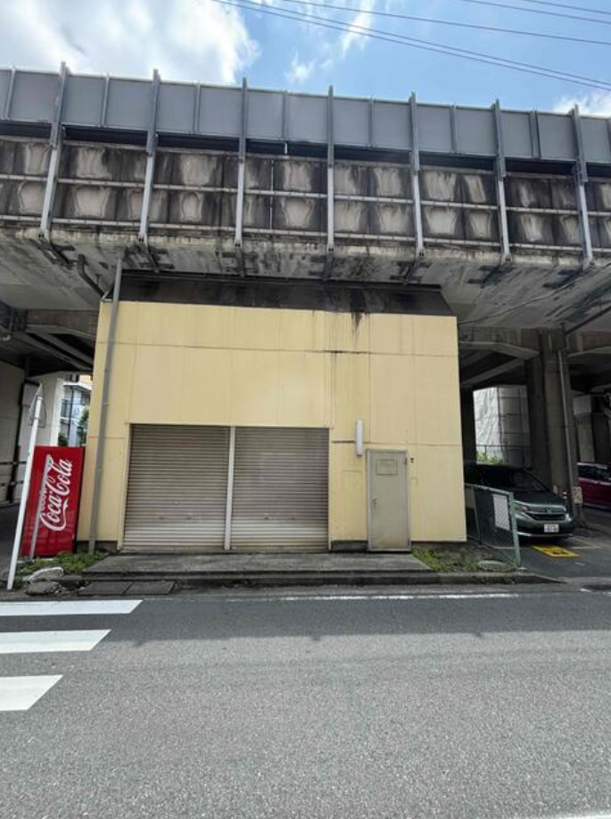 横浜市港北区岸根町129-1 新横浜貸倉庫