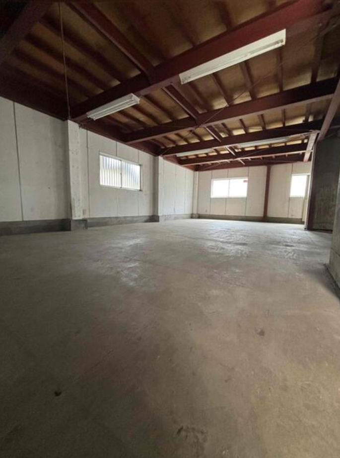 横浜市港北区岸根町129-1 新横浜貸倉庫