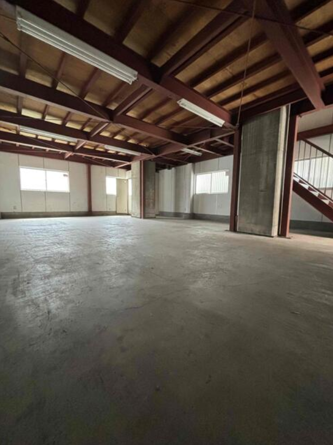 横浜市港北区岸根町129-1 新横浜貸倉庫