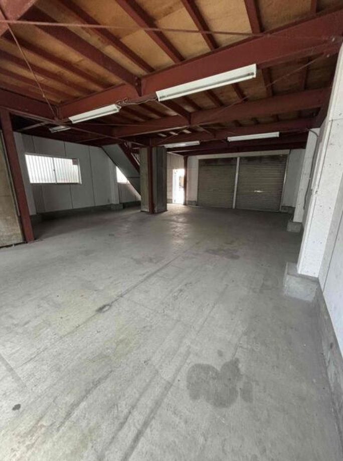 横浜市港北区岸根町129-1 新横浜貸倉庫