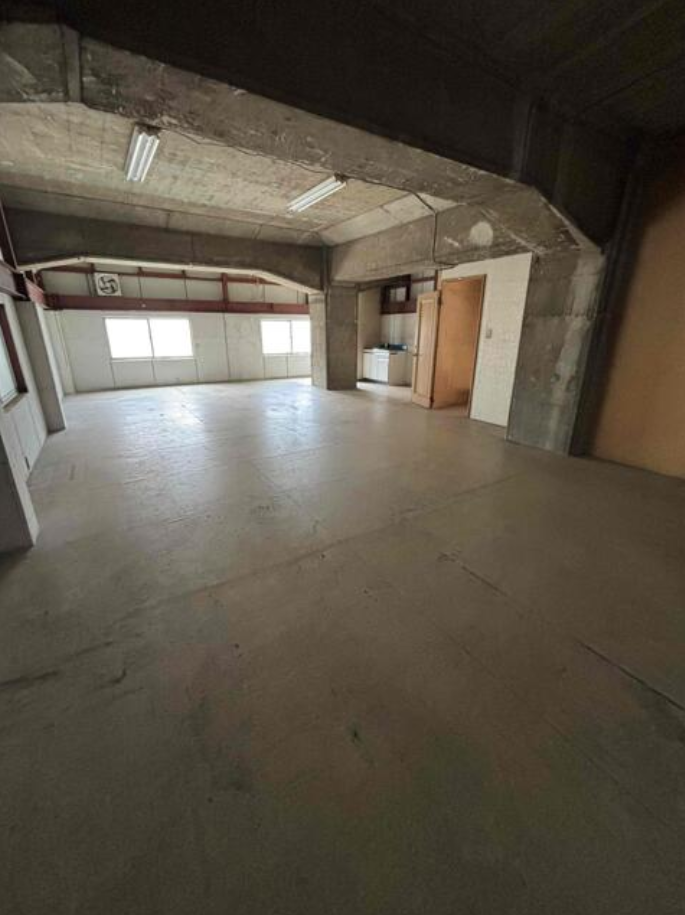 横浜市港北区岸根町129-1 新横浜貸倉庫