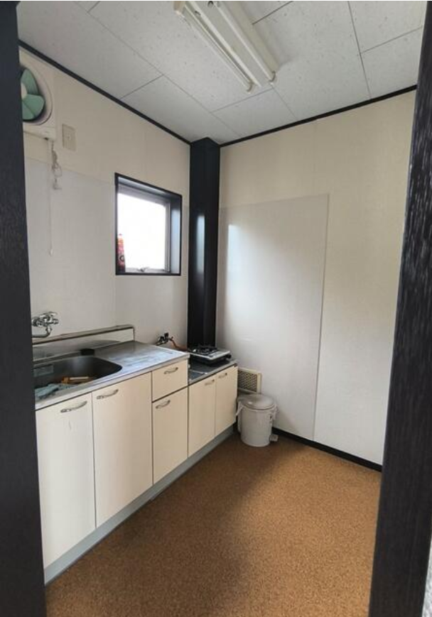 綾瀬市吉岡東4-9-35 鈴木リース工場