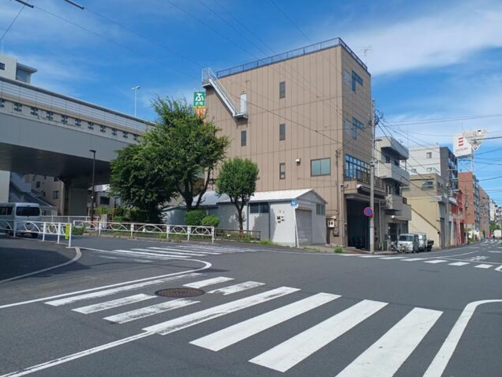 墨田区立川2-13-8 吉田倉庫