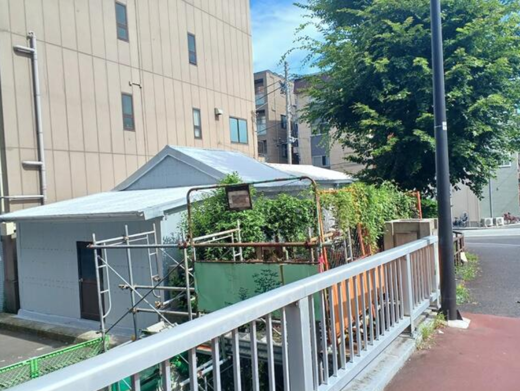 墨田区立川2-13-8 吉田倉庫