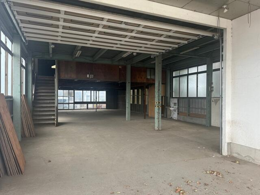 所沢市大字中富68-2 鶴瀬貸倉庫