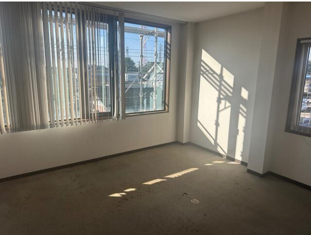 所沢市大字中富68-2 鶴瀬貸倉庫