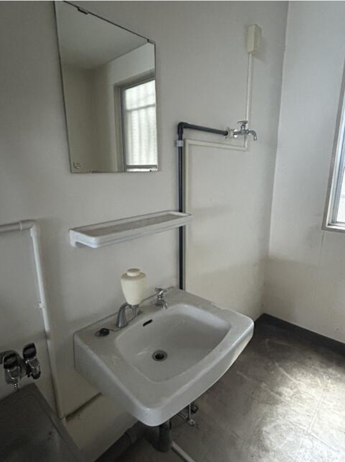 横浜市西区中央1-17-27 中央ビル