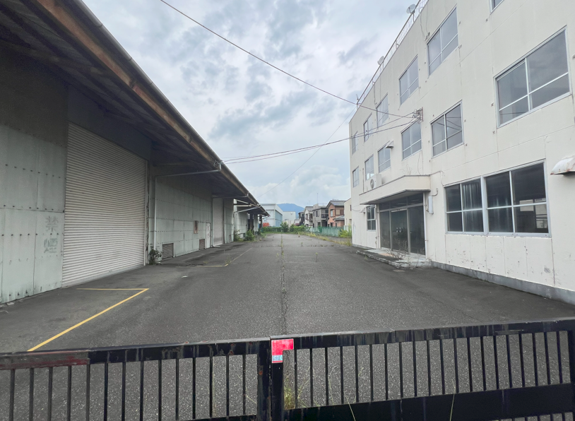 大井町上大井393　売倉庫