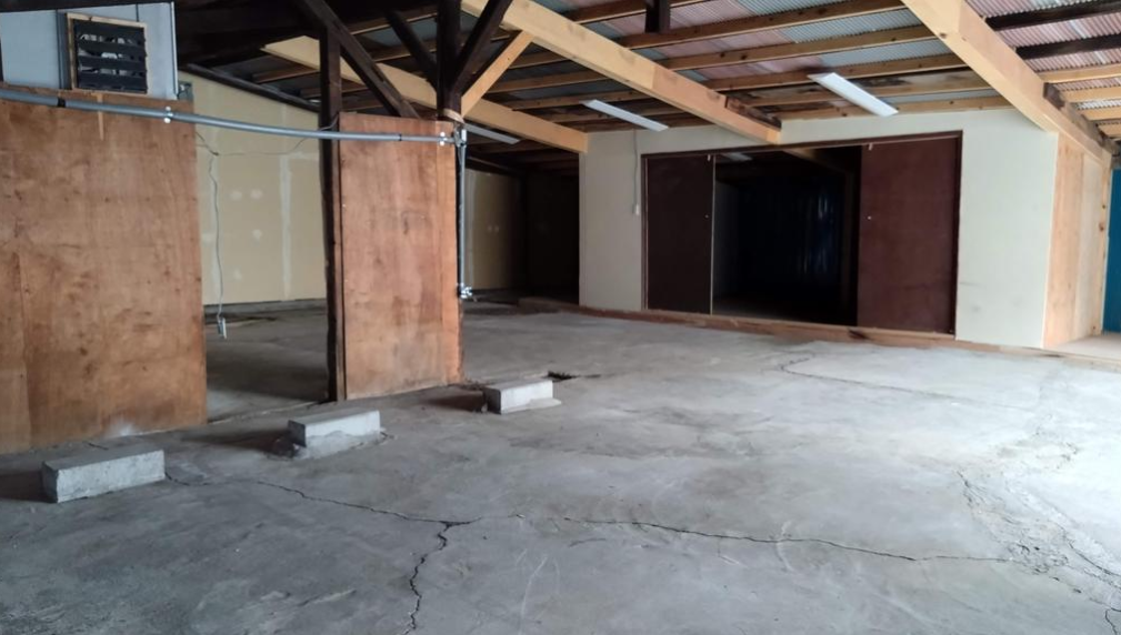 足立区本木2-29-1 西新井貸倉庫