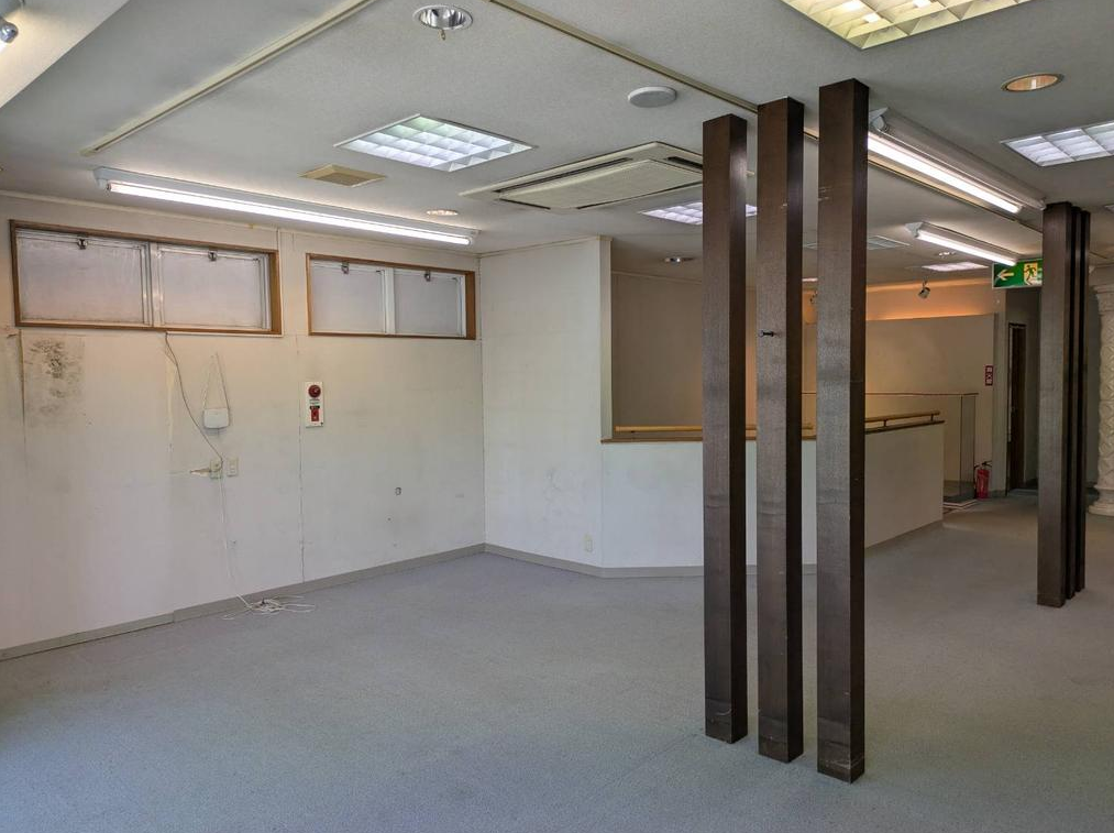 羽村市神明台1-28-15 羽村貸倉庫