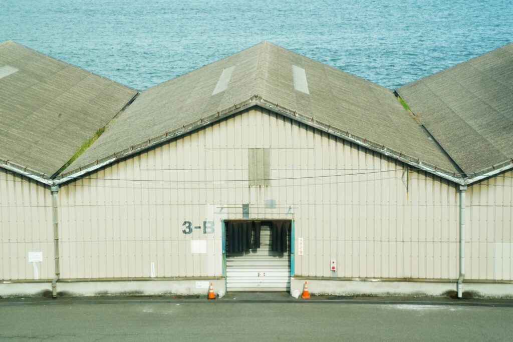 平塚市で工場を借りるなら？湘南エリアの製造拠点としての強みと賃料相場【2026年最新版】のサムネイル