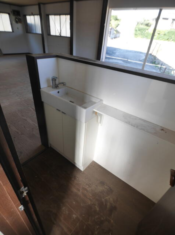 横浜市港南区日野7-15-11 ＡＹ貸倉庫