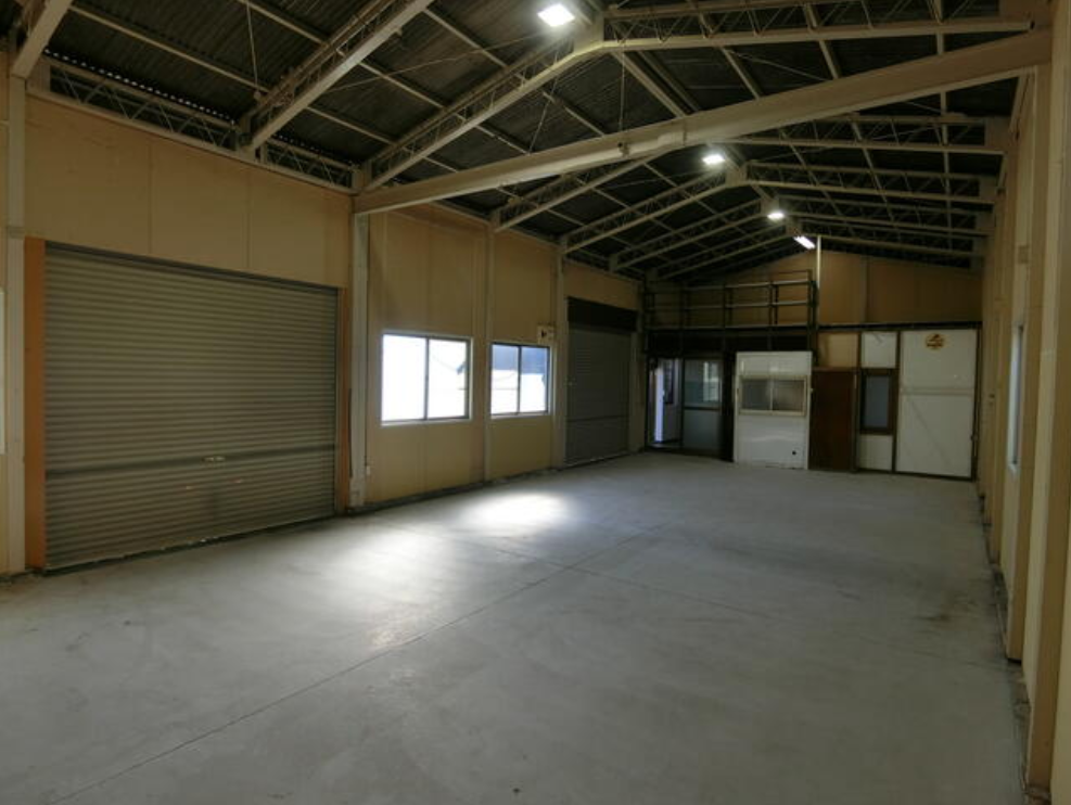 相模原市中央区田名5953-3 田名望地貸倉庫