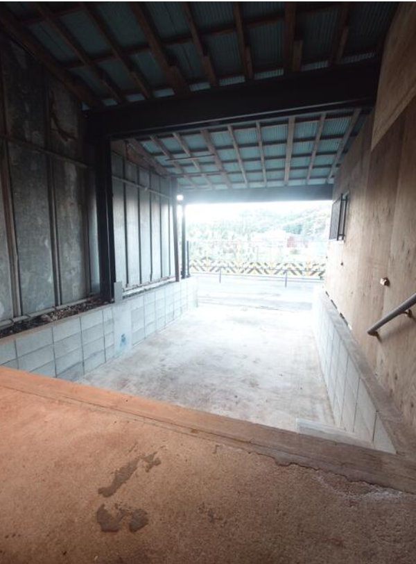 横浜市鶴見区獅子ケ谷3-13 獅子ヶ谷倉庫