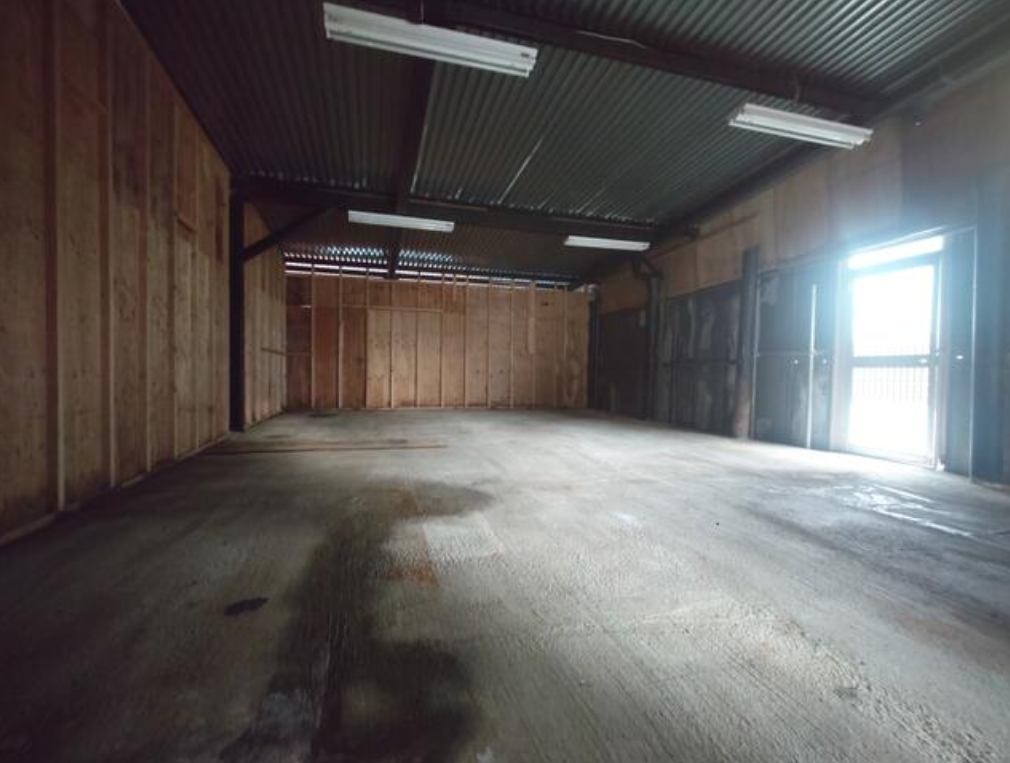 横浜市鶴見区獅子ケ谷3-13 獅子ヶ谷倉庫