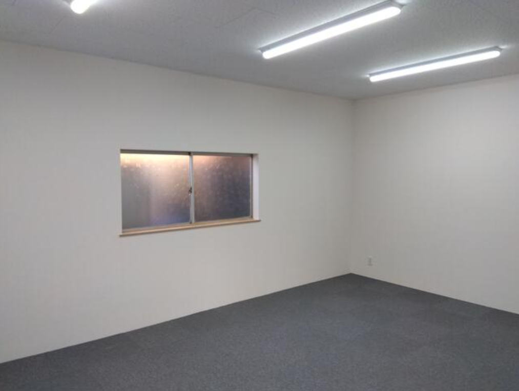 さいたま市見沼区大字御蔵1031-9  御蔵倉庫事務所