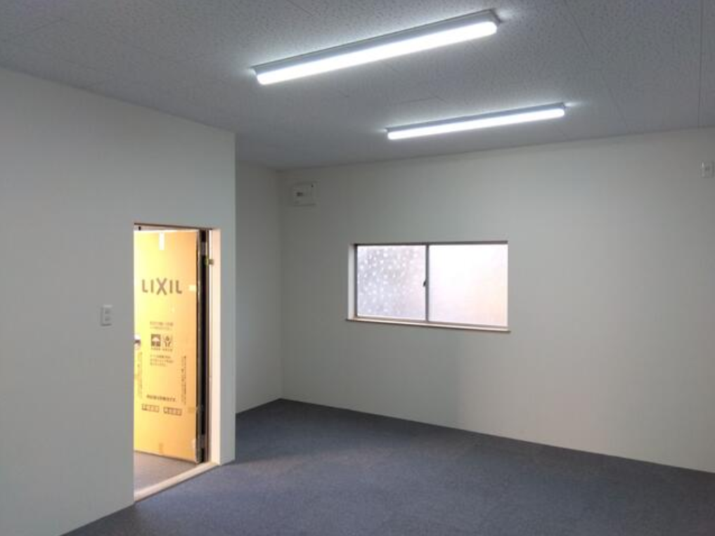 さいたま市見沼区大字御蔵1031-9  御蔵倉庫事務所