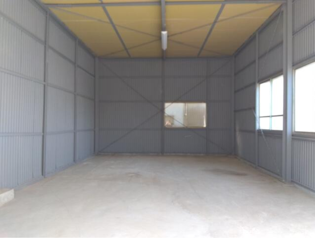 さいたま市見沼区大字御蔵1031-9  御蔵倉庫事務所