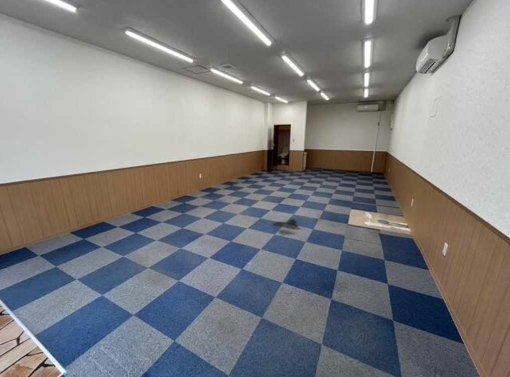 横浜市都筑区牛久保西2-4-8 中川貸倉庫