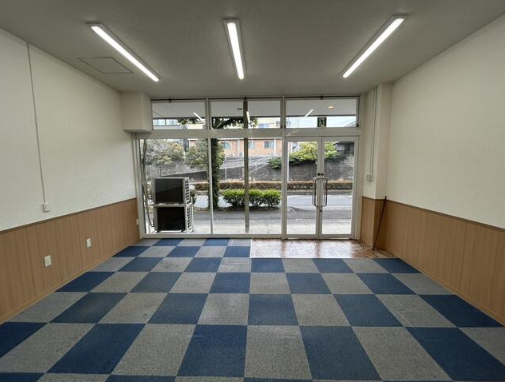 横浜市都筑区牛久保西2-4-8 中川貸倉庫