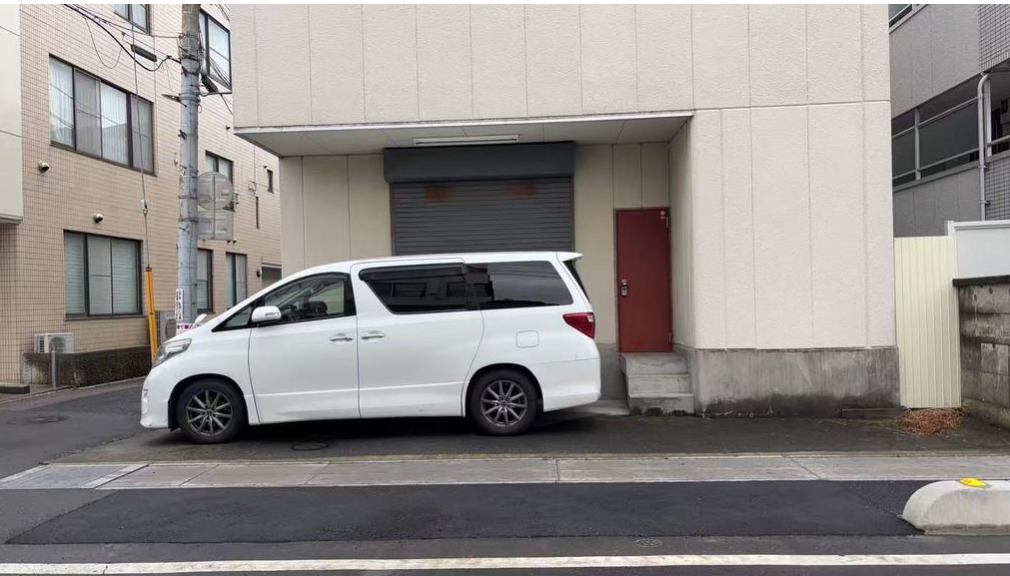 草加市谷塚1-4-30 谷塚貸倉庫