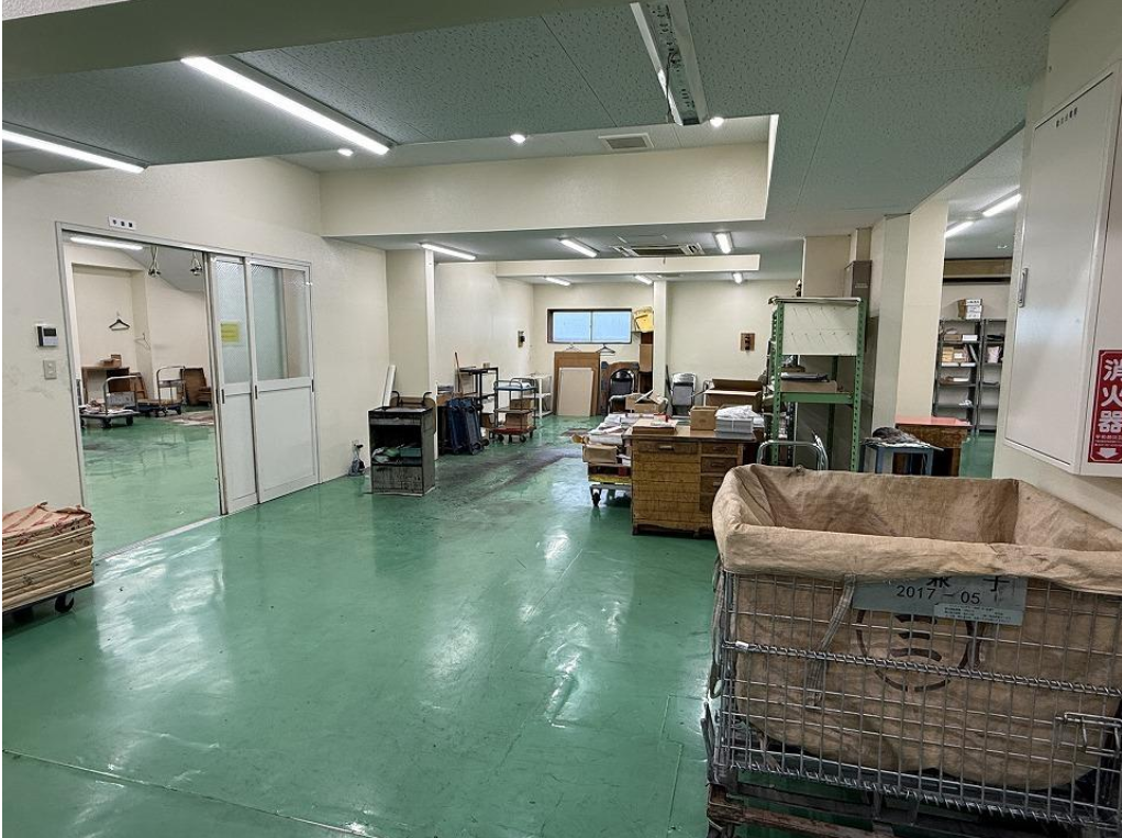 千葉市花見川区柏井町900 花見川倉庫作業所