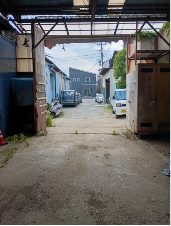 横浜市都筑区池辺町3354 新羽貸倉庫