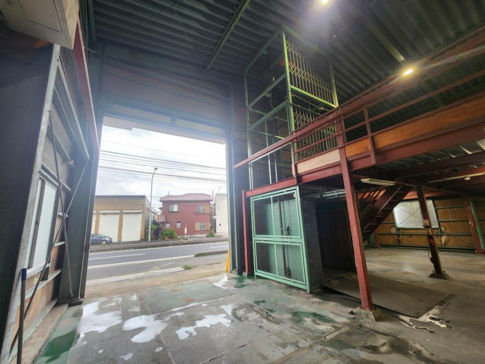 川口市坂下町3-31-10 鳩ヶ谷貨倉庫