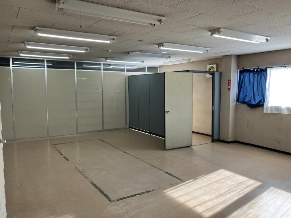 多摩市落合2-1-18 小田急多摩センター貸倉庫