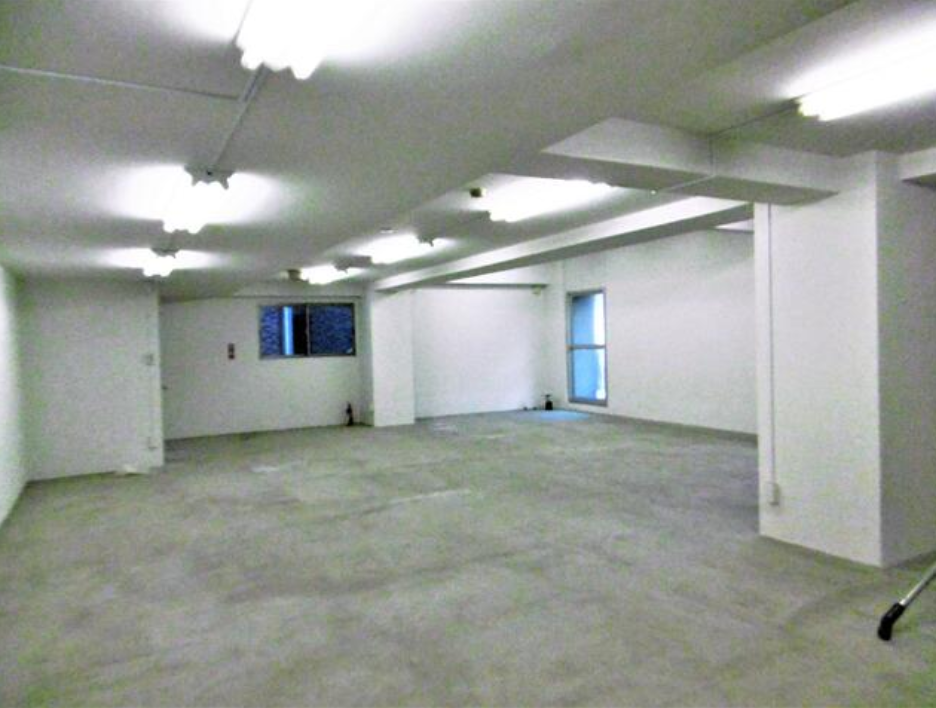 横浜市中区本牧町 貸倉庫 26坪