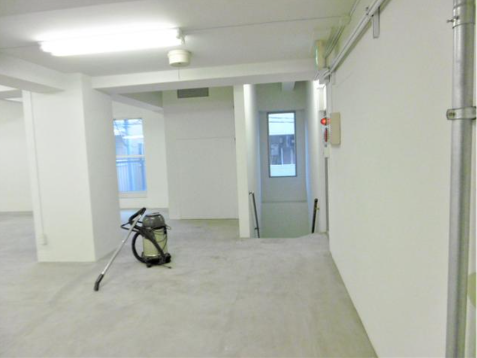 横浜市中区本牧町 貸倉庫 26坪
