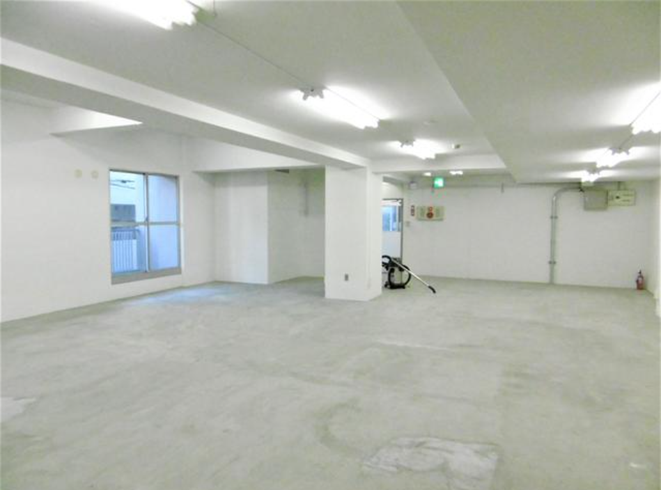 横浜市中区本牧町 貸倉庫 26坪